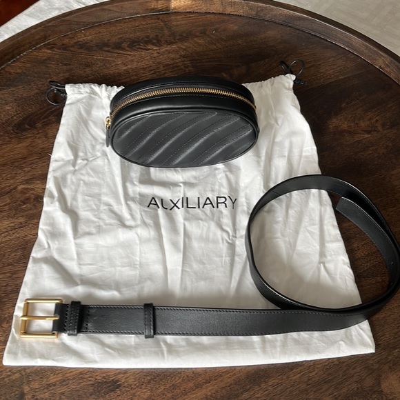 Alxiliary Black Leather Belt Bag with Detachable Belt (Worn Once) - Picture 4 of 4